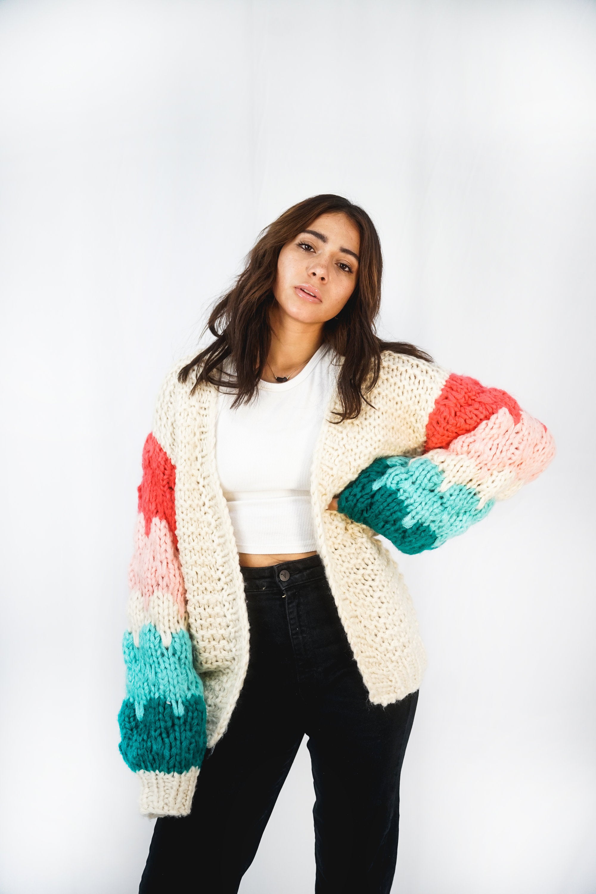 Feel the Love Short Handmade Cardi | Crm-Pnk CARDIGAN autumn-winter CREAM KNIT M - L PINK S - M SALE stellino