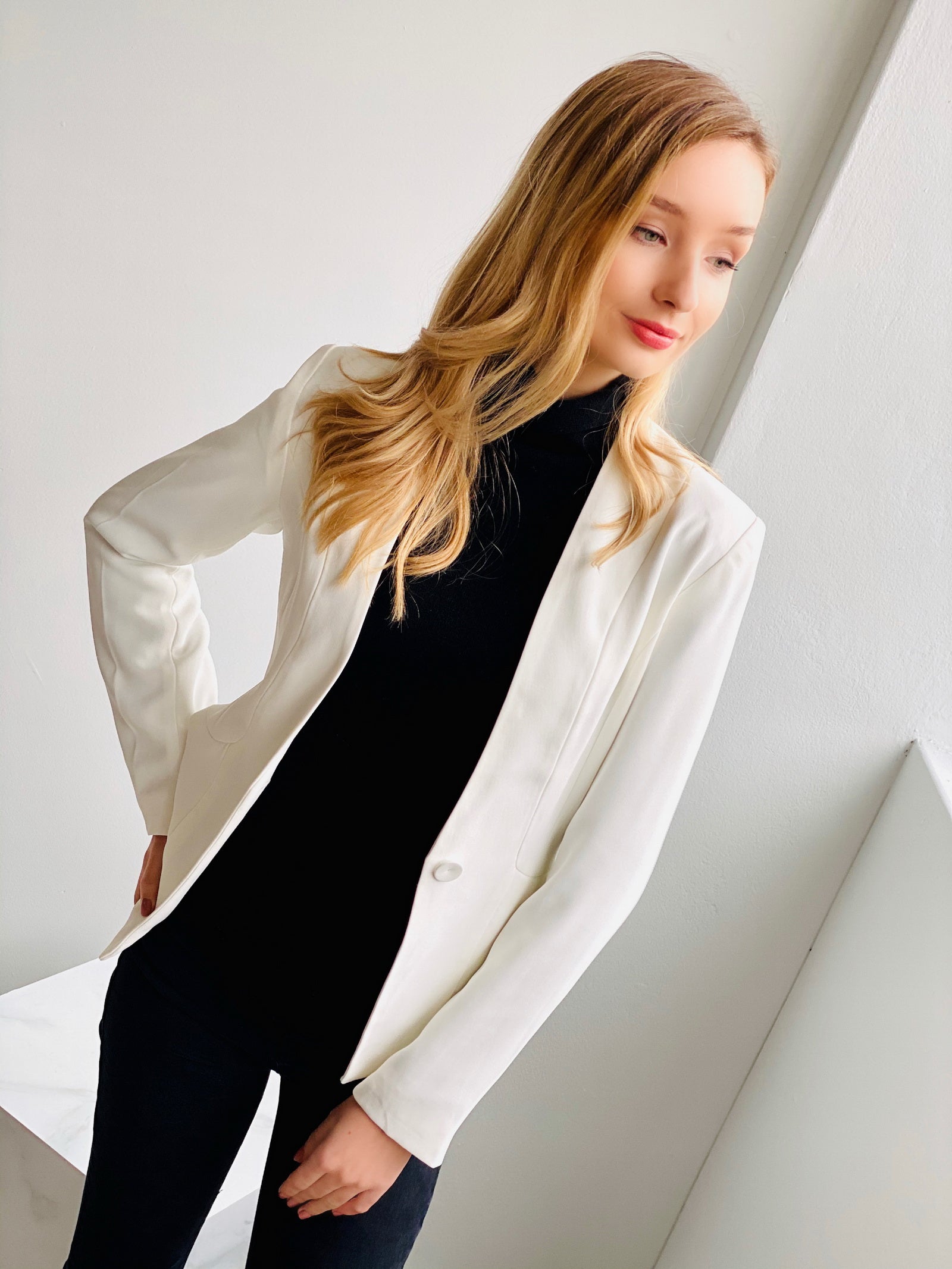 GDS Sophia Ruffle Jacket | White JACKETS autumn-winter BRUNCH CASUAL Catch ESS22 GDS JACKETS L M S SALE WHITE WORK XS